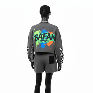 ชุดเซ็ตเสื้อสเวตเชิ้ตผ้าฟลีซคอตตอนคุณภาพสูงสำหรับผู้หญิง 100% ผ้าฝ้าย สีเทา พิมพ์ลายกราฟิก แขนเสื้อตัดต่อสีต่างกัน - Product Image 2