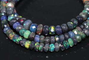 Collier de perles d'opale noire de 3-4 mm, 15 pouces, style rondelle facetté, opale éthiopienne noire minimaliste, perles facettées - Product Image 3