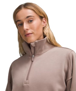 New Arrival Turtleneck Zipper-Up Long Sleeves Short Hoodies for Women Customize Your Style with Unique Design Features - Product Image 4