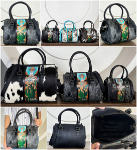 Bolsa de Viaje de Cuero Vacuno Genuino Hecha a Mano con Diseño Western, Bolsa de Fin de Semana Unisex con Patrón de Cactus del Desierto - Product Image 3