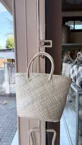 Sac fourre-tout en paille de Bali fait main pour femme, style vintage, toutes saisons, ouvert, le plus vendu en Indonésie - Product Image 3