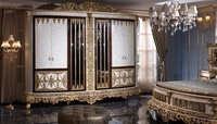 Ensemble de chambre à coucher de luxe en bois d'acajou royal, lit king-size sculpté doré, armoire et coiffeuse – Design antique du milieu du siècle pour hôtel
