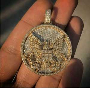 Colgante de pájaro volador personalizado con moissanita VVS, colgante de plata 925 con incrustaciones de dos tonos, colgante de moda hip hop para hombre. - Product Image 3