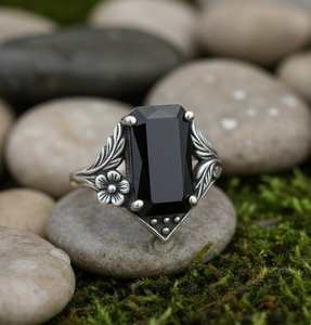 Bague vintage en onyx noir à motif floral, argent sterling 925, bijou unique inspiré de la nature, cadeau pour femme - Product Image 5
