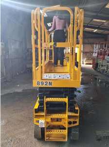 Chariot élévateur à ciseaux électrique JCB S2632E 8m 4x4, transpalette/empileur motorisé, adaptabilité tout-terrain, capable de fonctionnement hors route - Product Image 3