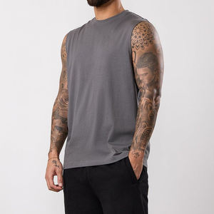 เสื้อแขนกุดถักคอกลมสำหรับผู้ชาย, เสื้อแขนกุดลำลองสีเทาล้วน - Product Image 1