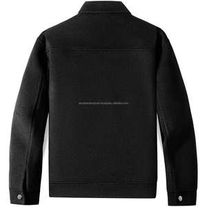 Chaqueta Deportiva Negra para Hombre, Elegante, Cálida y Cómoda para Usar en Invierno - Product Image 4