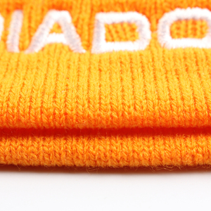 Gorro de Invierno Personalizado Promocional sin Dobladillo, de Acrílico y Spandex, Liso o Bordado, para Viajes - Product Image 5