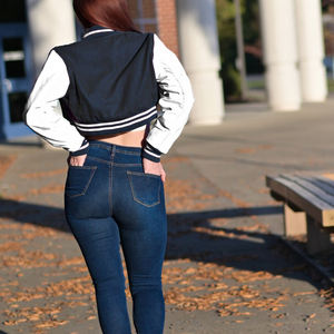 Chaqueta Corta Estilo Universitaria para Mujer, Chaqueta Bomber Negra y Blanca con Letras, Mangas de Cuero Sintético, Ropa Exterior Informal, Moda Femenina - Product Image 6