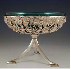 <b>Deep</b> green glass liner set in a silver frame with grape leaf accents and handles. Chic item available at wholesale prices. - Product Image 2