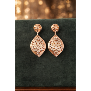 Collar con Colgante de Hoja Natural Chapado en Oro Rosa Revalia, Cadena de Eslabones, Estilo Minimalista para Mujer, Ideal para Bodas y Fiestas - Product Image 2