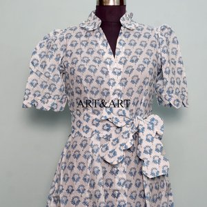 Robe midi 100 % biologique imprimée à la main motif floral, manches courtes, style bohème en coton, coupe trapèze, idéale pour la plage – Vente en gros - Product Image 4