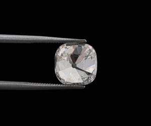Diamante Cultivado en Laboratorio de 3.0 Ct, Corte Antiguo, Forma Cojín, Color E-F, Claridad VVS-VS, Certificado IGI, Piedra Suelta - Product Image 4