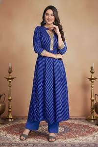 Ensemble Kurta et pantalon en Georgette imprimé Leheriya bleu, col en V, longueur mollet, ourlet rond, tenue ethnique pour femme, tailles S M L XXL - Product Image 5