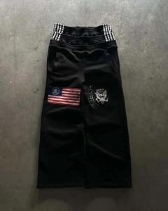 Pantalon de jogging décontracté noir vintage streetwear en molleton de coton/bambou, coupe large, longueur cheville, taille élastique, imprimé - Product Image 1