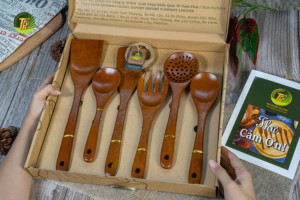 Cuillères à soupe en bois éco-chic minimalistes, vaisselle de table et ustensiles de cuisine durables en bois naturel, ensemble cadeau - Product Image 4