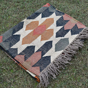 พรมปูพื้นสไตล์โบโฮสมัยใหม่ ทำจากปอกระเจา ทำมือ ใช้ได้สองด้าน พรมคิลิมใยธรรมชาติ ตกแต่งบ้านและโรงแรม เป็นมิตรกับสิ่งแวดล้อม พรมคิลิมขายส่ง - Product Image 1