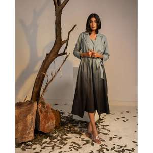 Vestido tipo chaqueta midi ombré para mujer, con cinturón, estilo trench indo-occidental, diseño contemporáneo para fiestas. - Product Image 1