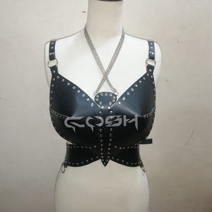 Harnais en cuir style papillon clouté - Product Image 1