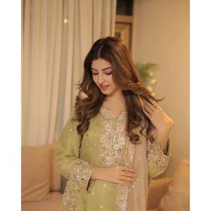 Conjunto de Ropa de Diseño Indio y Pakistaní para Fiestas, Top, Pantalón y Dupatta - Product Image 5