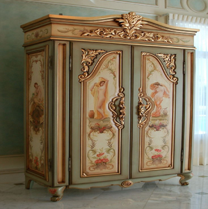 Armoire en bois vert peinte à la main, décorée de motifs classiques et de finitions dorées, disponible à prix de gros. - Product Image 1