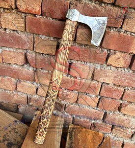 Hacha Vikinga Popular de Steel Craft International, Hachas Industriales de Alta Calidad con Diseño Vikingo, Hoja Grabada con Diseño de Damasco - Product Image 3