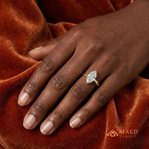 Bague de fiançailles plaquée or, coupe marquise, style solitaire diamant, pour femme, bague de mariage, design minimaliste, bijoux fins - Product Image 5