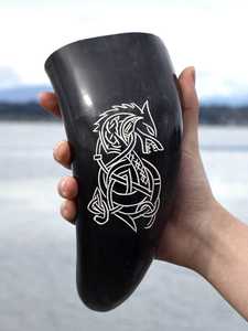 Corne à boire authentique Viking en corne de buffle naturelle polie de haute qualité, sculptée à la main, motif animalier, thème nautique, écologique - Product Image 2