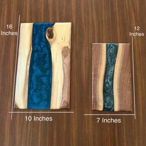 Planche à découper élégante, écologique, durable et légère en résine époxy et bois pour la cuisine, idéale pour couper le fromage, le pain et la viande - Product Image 4
