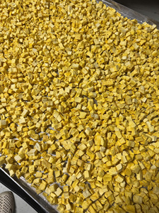 Cubes de mangue lyophilisés, fruits naturels de qualité supérieure pour mélange de collations, granola, garniture pour petit-déjeuner, approvisionnement direct d'usine du Vietnam - Product Image 4