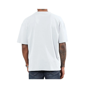 เสื้อยืดคอกลมแขนสั้นสีขาวสำหรับผู้ชาย ทรงปกติ ผ้าเจอร์ซีย์คอตตอน สีพื้น ดีไซน์เรียบง่าย - Product Image 3