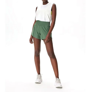 Shorts tricotés verts tendance pour femmes, taille haute, style sportif, couleur unie, respirants, coupe régulière, fabricant OEM - Product Image 3