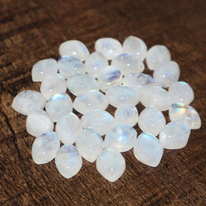 พลอยรูปทรงแฟนซีสีขาวธรรมชาติแบบรัมโบ มูน คาโบชอง ขนาด 8x12 มม. สำหรับทำเครื่องประดับ ขายส่งจำนวนมาก - Product Image 2