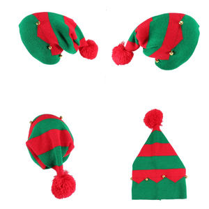 Chapeau de Noël classique rouge en peluche avec bordure en fourrure blanche douce et pompon pour les fêtes de Noël et les événements festifs - Product Image 1