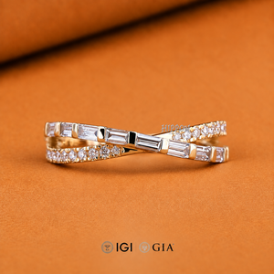 Bague en diamant de culture, style crossover, 0,68 TW, diamants taille baguette et taille rond, bague de mariage style infini, bague empilable - Product Image 5