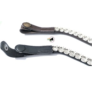 Cabezalera Anatómica Delgada de Cuero Plano con Incrustaciones de Cadena y Cierre de Broches para Bridas Profesionales - Product Image 1