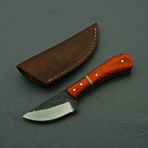 Cuchillo de Camping Compacto de Hoja Fija Forjado a Medida EDC con Mango de Pakka y Funda de Cuero OEM/ODM, Acero 12c27 de Espiga Completa - Product Image 1