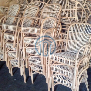 Chaise de salle à manger en rotin naturel moderne faite à la main avec coussin pour villas de villégiature et salons, provenant d'un fabricant vietnamien. - Product Image 6