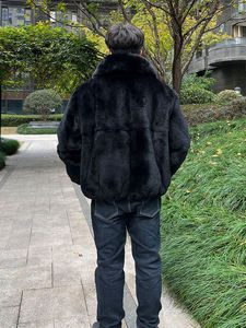 Veste en fourrure noire pour homme, fermeture éclair épaisse, col rabattable, coupe classique, style parka - Product Image 3
