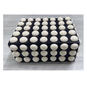 Caja de almacenamiento de joyería con incrustaciones de resina con patrón de puntos de 3 piezas de alta calidad, conjunto blanco para niñas y mujeres, caja organizadora de regalos novedosos - Product Image 3