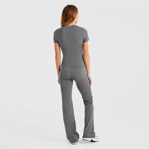 Camiseta de Punto de Manga Corta para Mujer, Color Sólido, Corte Regular, Transpirable, Antihumedad, Antiarrugas, Secado Rápido, Deportiva, Venta al Por Mayor - Product Image 6