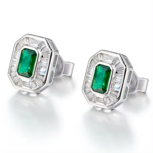 Pendientes de plata 925 de lujo con circonita cúbica verde rodio y estilo de aro clásico chapado en oro para regalo - Product Image 1