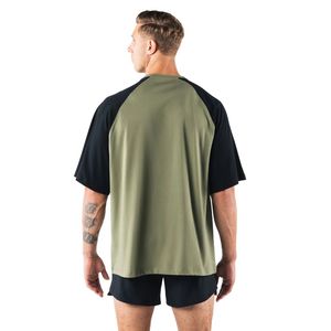 Camiseta Raglán Extra Grande para Hombre en Verde Oliva y Negro, Cuello Redondo, Algodón Suave, Estilo Urbano Informal - Product Image 6