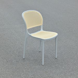 Silla de Restaurante Apilable TM08 de Ratán Sintético |   Silla de Comedor de Plástico PP Resistente y Ecológica para Exteriores, Cafeterías y Banquetes - Product Image 4