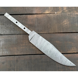 Cuchillo de Chef Personalizado Hecho a Mano por Burraq Ecommerce, Acero de Damasco de 3.0 mm de Grosor, hasta 3.9 Pulgadas, con Funda de Cuero - Product Image 2