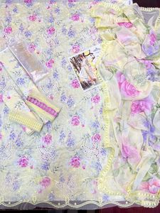 Collection de luxe Maria b disponible sur Fine Quality Lawn avec un dupatta en mousseline de soie prêt-à-porter. - Product Image 2