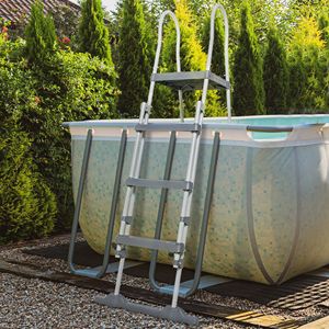 Échelle de piscine hors sol de 70 po avec plateforme en A de 48 po, marches antidérapantes et mains courantes arrondies, plateforme supérieure pour escalier de piscine - Product Image 2