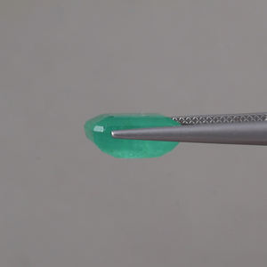 Esmeralda Natural Certificada por Terceros, Venta al Por Mayor, Gema Suelta de 5.02 Quilates, Corte Esmeralda 11.5x9mm, Verde Claro Premium - Product Image 2