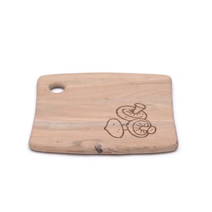 Planche à découper en bois tendance, forme rectangulaire, finition naturelle, réutilisable, passe au lave-vaisselle, épaisseur 1,3 cm, ustensile de cuisine pour la découpe - Product Image 5