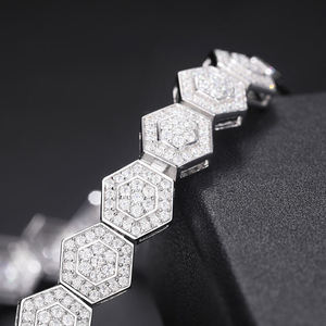 สร้อยข้อมือเพชรทรงหกเหลี่ยมชุบโรเดียมเงินแท้ 925 หรูหราสำหรับใส่ทุกวัน - Product Image 3